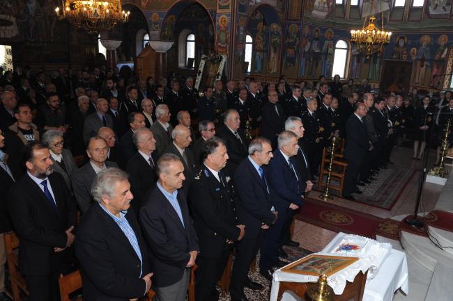 Φωτογραφία αριστερά