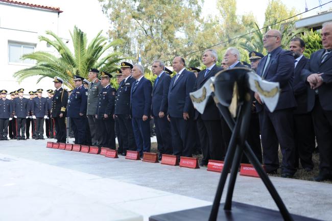 Φωτογραφία δεξιά
