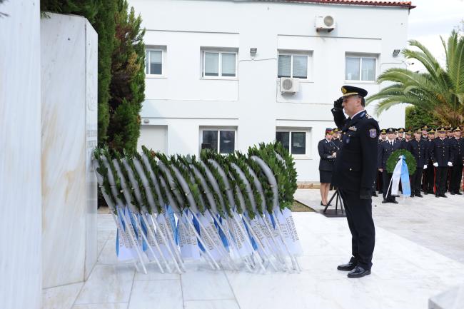 Φωτογραφία δεξιά