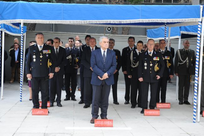 Φωτογραφία δεξιά